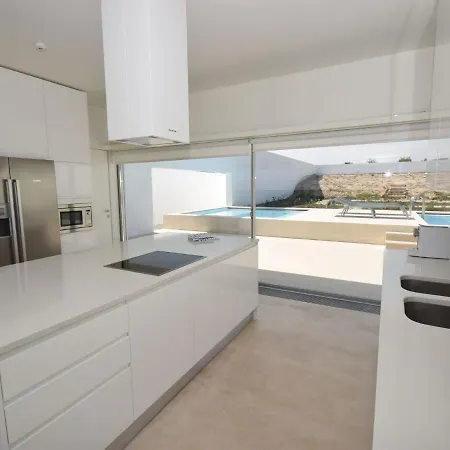 Modern In Bidos Lisbon With Garden And Pool